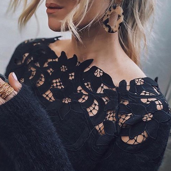 Laced Detailed Sweater - Picture 4 of 12